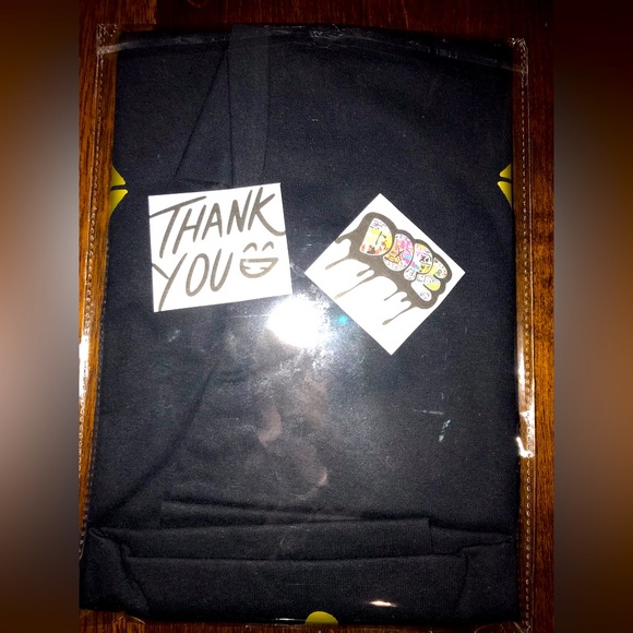 Gold Diamond Drip Graphic T-Shirt - Picture 4 of 4